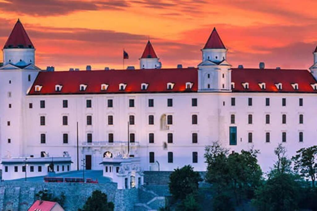 Boutique Flat In Old Town Apartment Bratislava Ngoại thất bức ảnh
