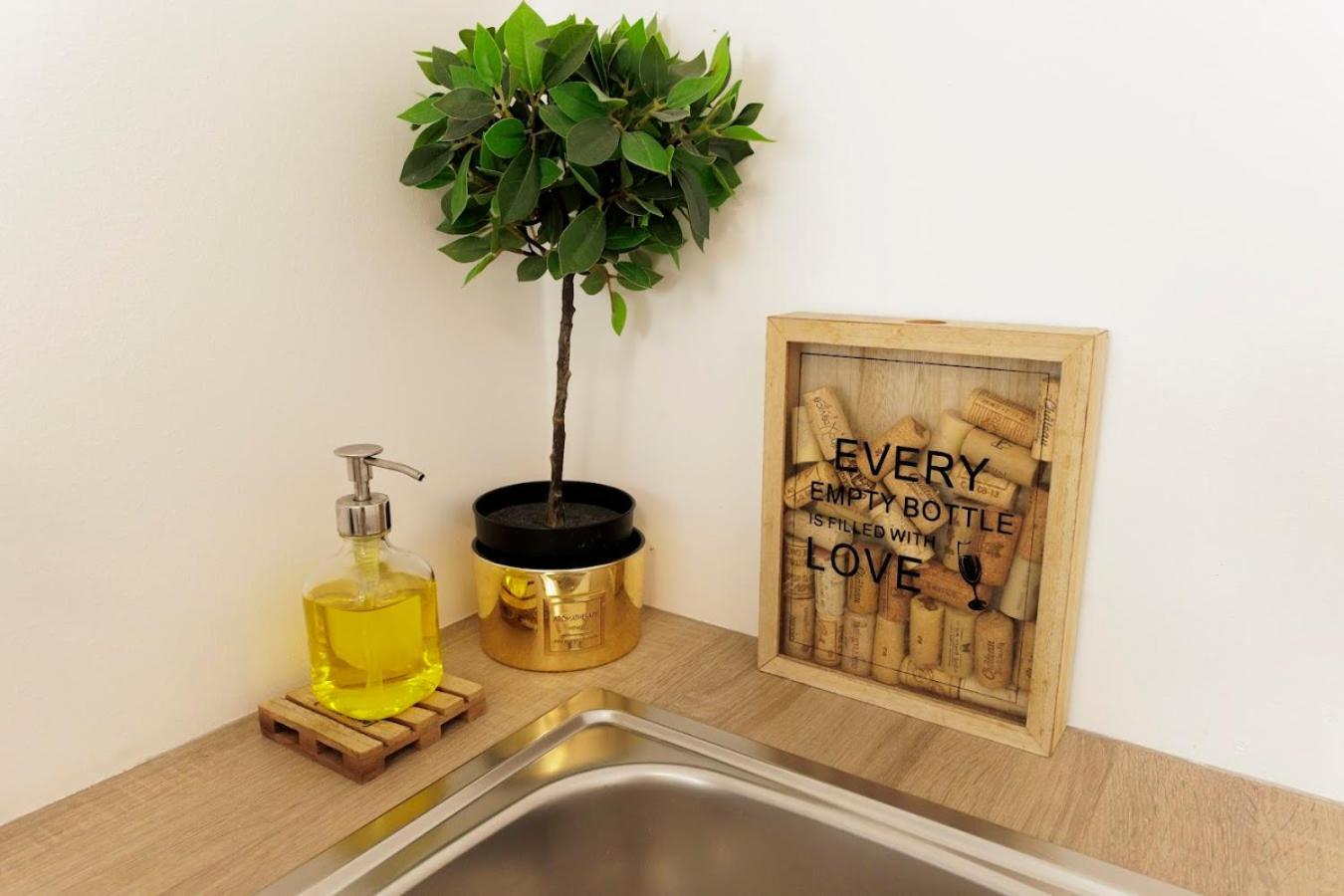 Boutique Flat In Old Town Apartment Bratislava Ngoại thất bức ảnh