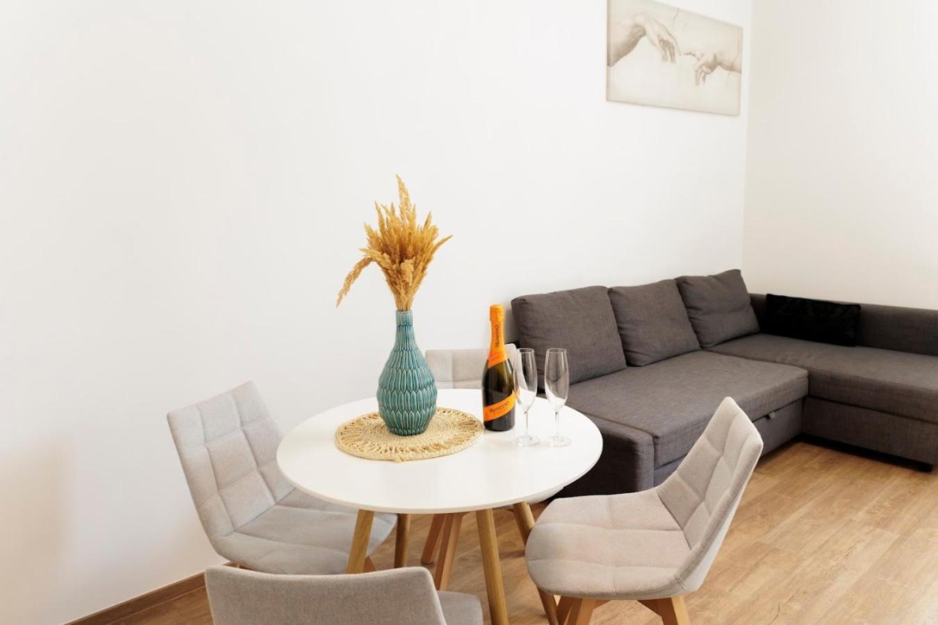 Boutique Flat In Old Town Apartment Bratislava Ngoại thất bức ảnh
